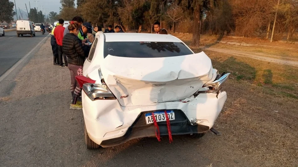 Terrible accidente en cadena en avenida Banchik, a metros de la rotonda de ingreso a barrio Aráoz