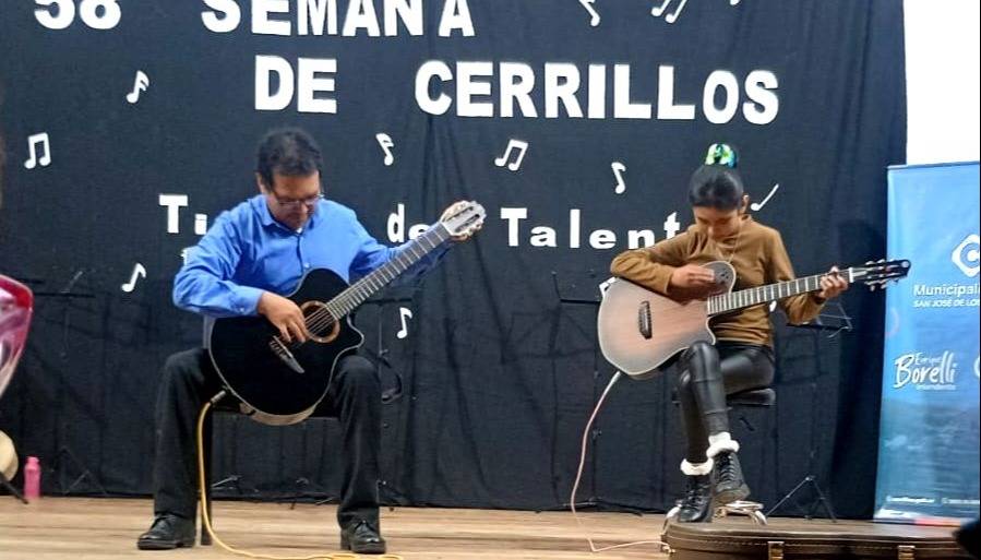 El "II Encuentro Coral" llenó de música y aplausos al viejo cine municipal de Cerrillos- El "II Encuentro Coral" llenó de música y aplausos al viejo cine municipal de Cerrillos