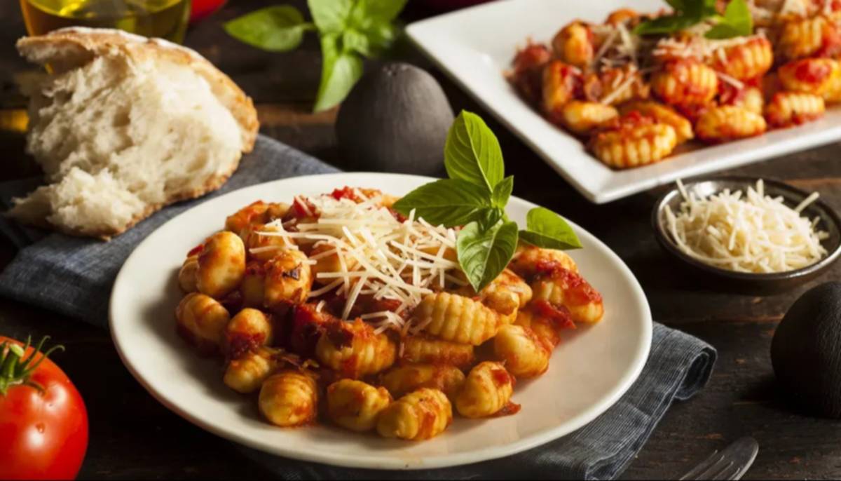 Nemis onasi bilan jinsiy aloqa Yalangoch qoshnining tasodifiy fotosurati