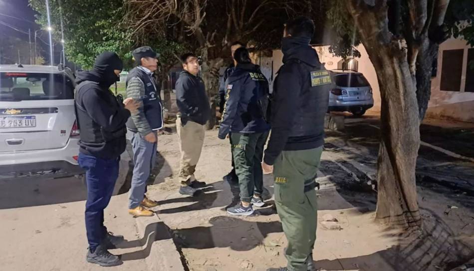 Tras el robo a un barrio privado en Salta y camionetas de alta gama, allanan 15 casas en Córdoba: hay siete detenidos y secuestran drogas