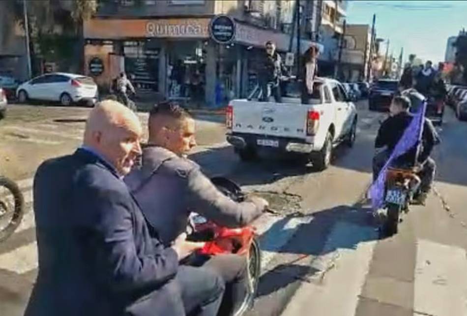 Milei fue atacado en un acto y dijo que los audios son "todo mentira"