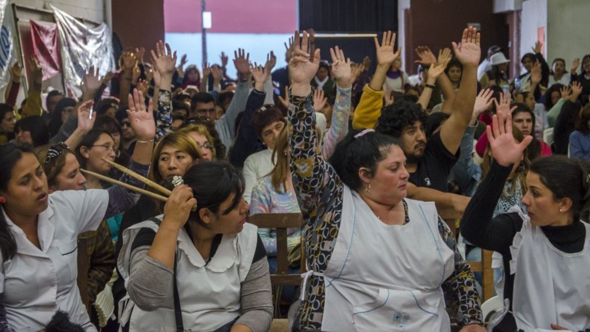 Rechazan un amparo para que no se les pague a docentes que hicieron paro