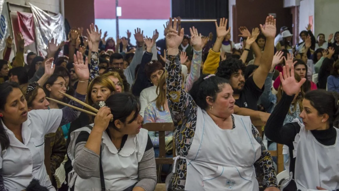 Rechazan un amparo para que no se les pague a docentes que hicieron paro