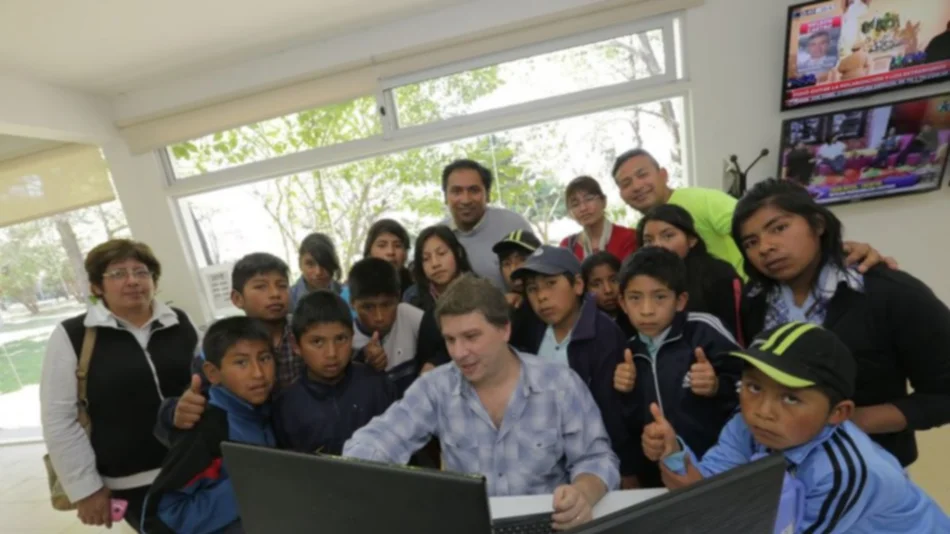 Chicos de Amblayo conocieron cómo se hace un diario