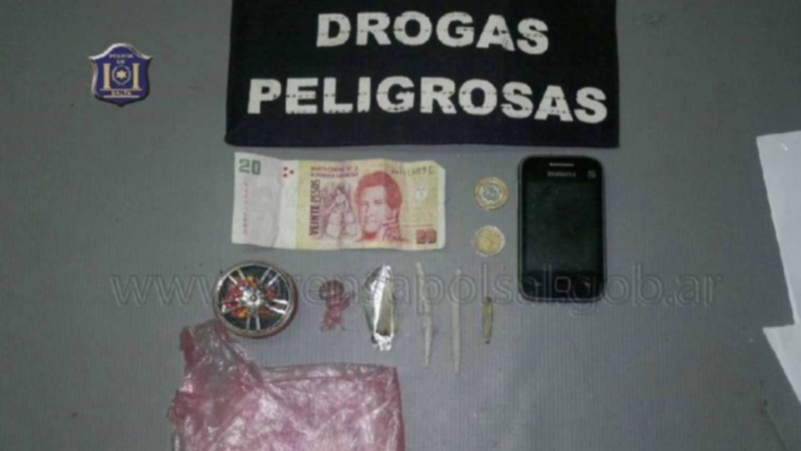 Cuatro detenidos por vender drogas en Hipólito Yrigoyen