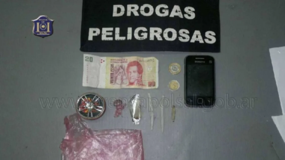 Cuatro detenidos por vender drogas en Hipólito Yrigoyen