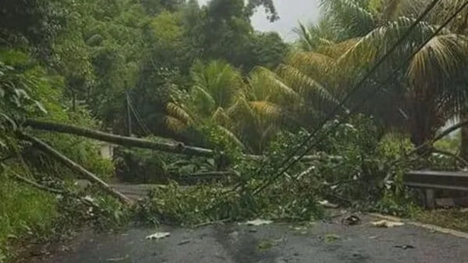 El ojo del huracán "María" tocó tierra en Dominica con categoría 5 y hay alerta máxima