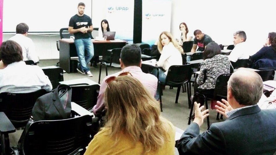 Amplia participación de partidos políticos y sindicatos en un foro sobre Estado Abierto