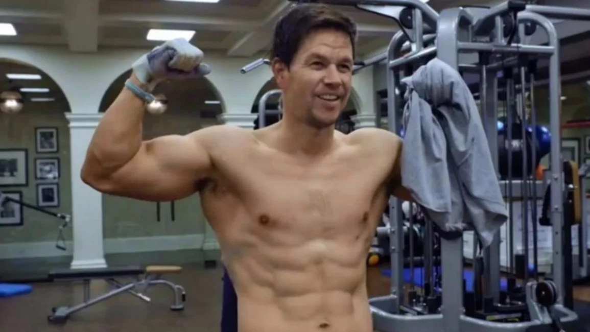 Mark Wahlberg reveló la rigurosa rutina que lo mantiene en forma 