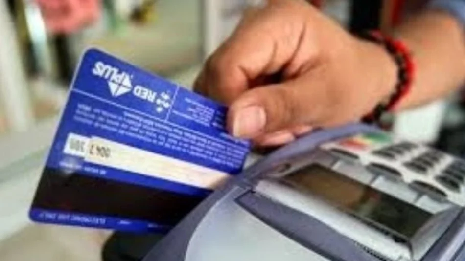 En las redes sociales se multiplica la  oferta de préstamos con la tarjeta 