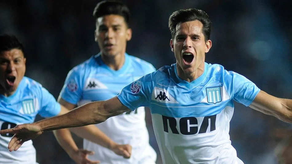 Racing venció a Unión y sigue siendo el único líder de la Superliga