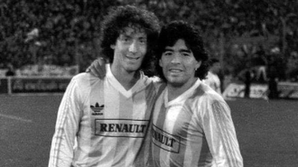 Voces a favor y en contra de la llegada del Diez a Gimnasia LP