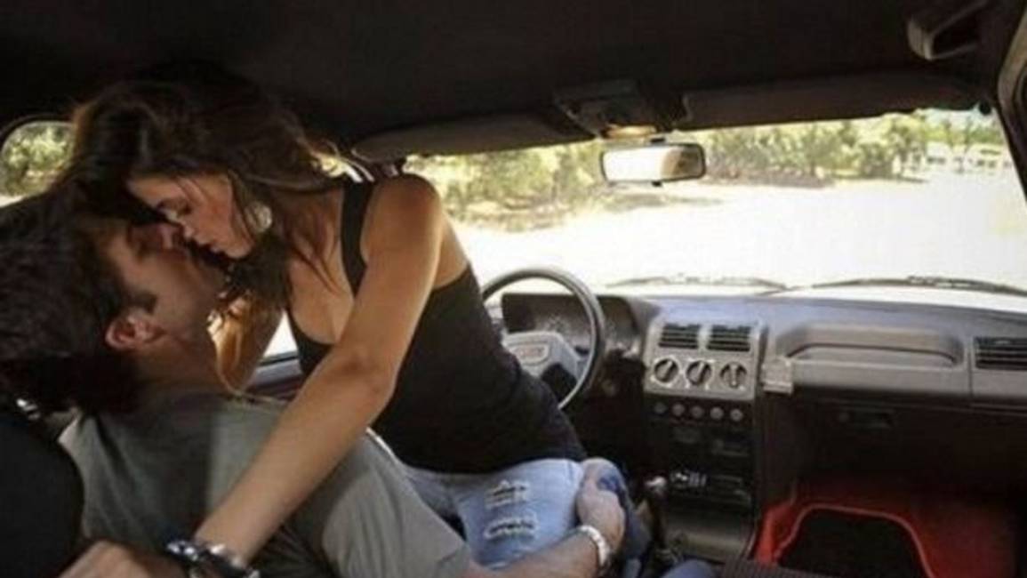 Los argentinos tienen sexo arriba del auto unas 4 veces en su vida