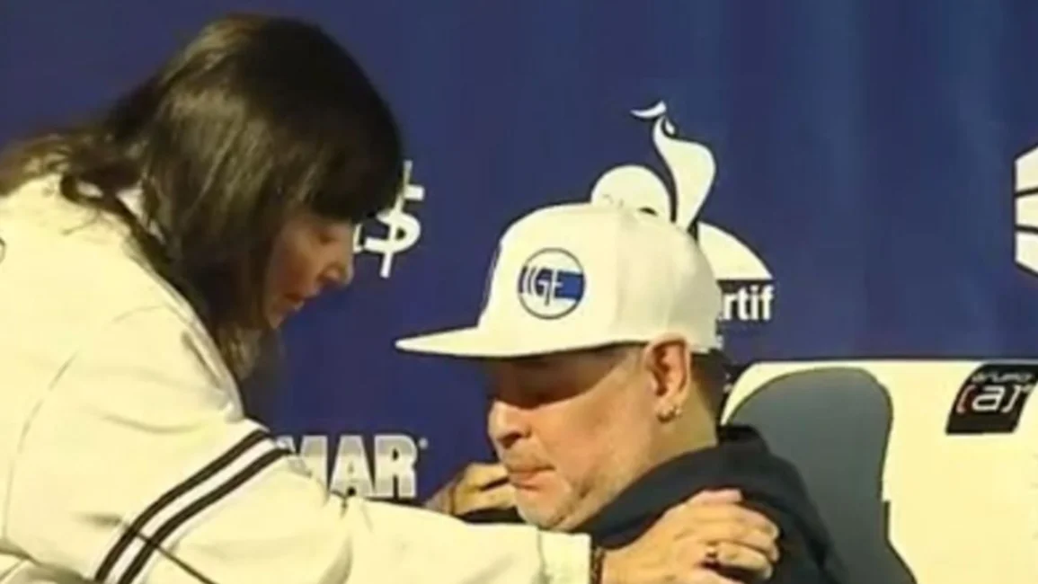 La hermana de Cristina saludó a Diego: "Sos el más grande"