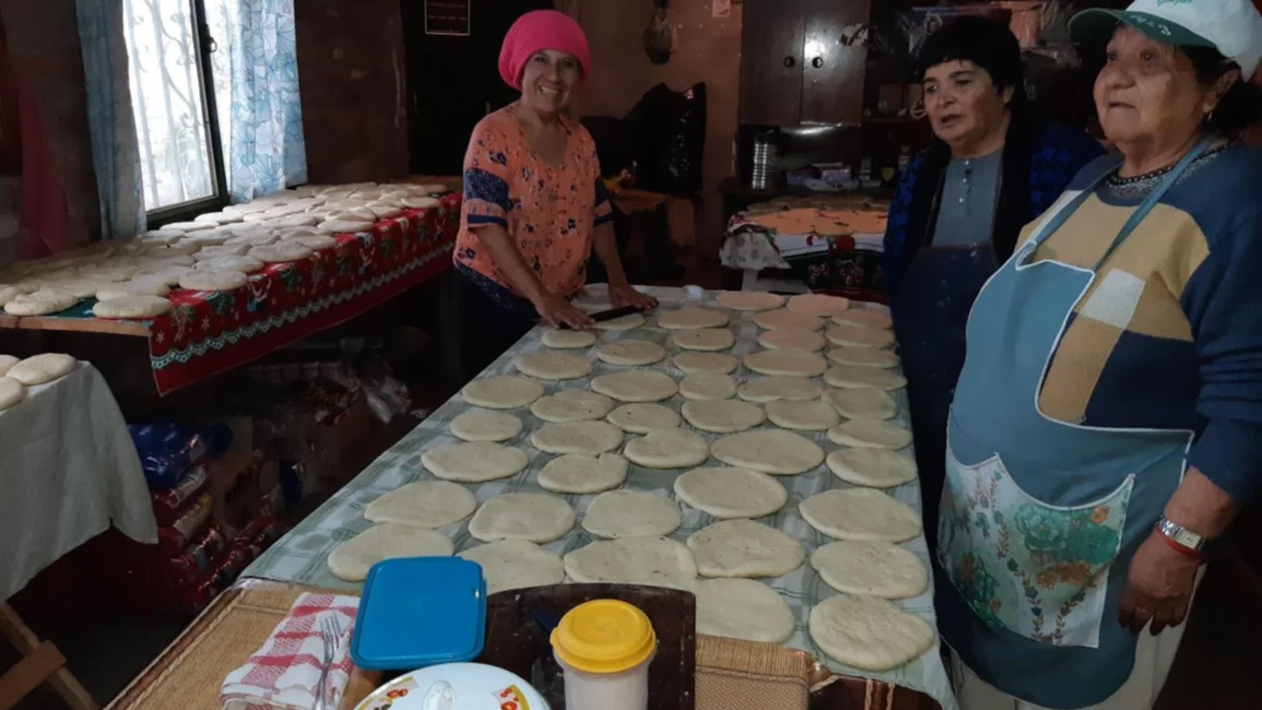 Cobos: amasan pan para 8.000 peregrinos