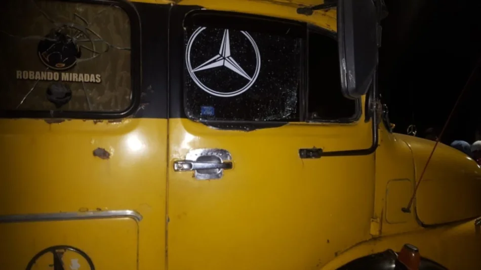 Un camión y una Kangoo de peregrinos sufrieron las consecuencias de una pelea entre hinchas