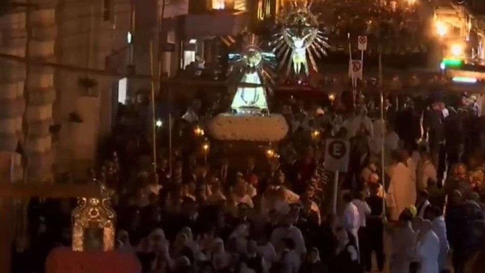 En vivo. Así es el regreso de las imágenes del Milagro a la Catedral