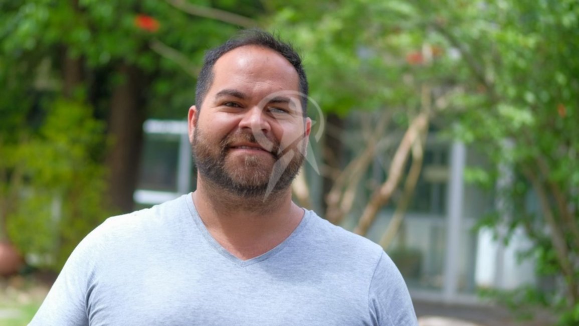 Juan Fuentes presentó su primer videoclip como solista