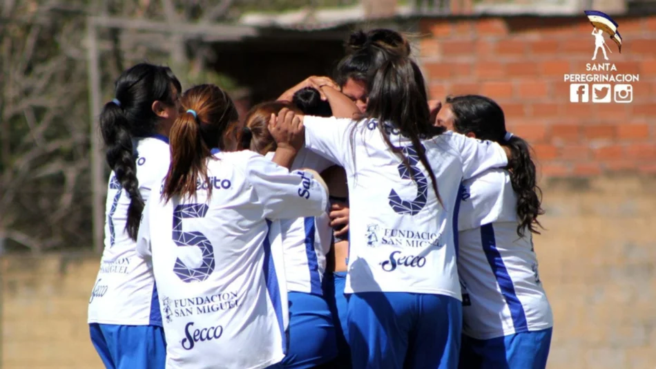 Juventud se mantiene  firme en la cima