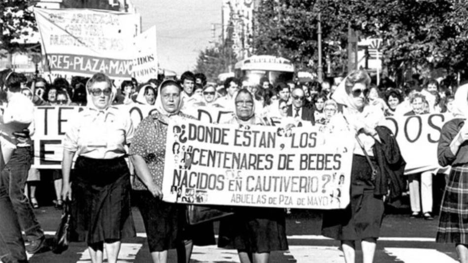 Denominaron Abuelas de Plaza de Mayo a una plaza de barrio El Huaico