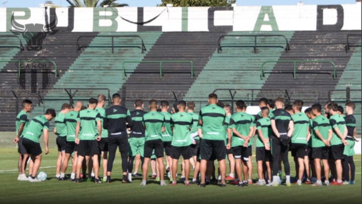 Con el debut de De Paoli, Chicago busca su primer triunfo