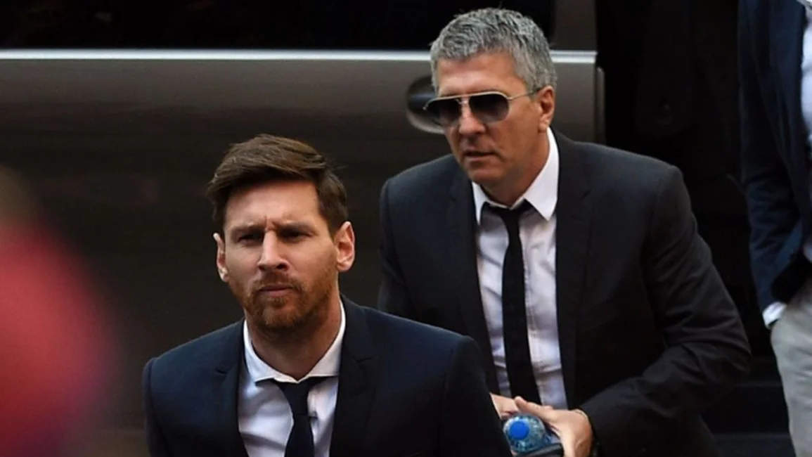 Jorge Messi viajó a Barcelona para destrabar el futuro de Lionel