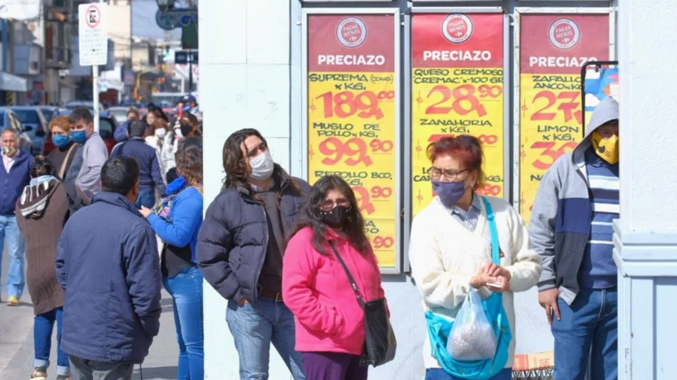 Caos de gente en el centro de Salta antes de que entren en vigencia las nuevas restricciones