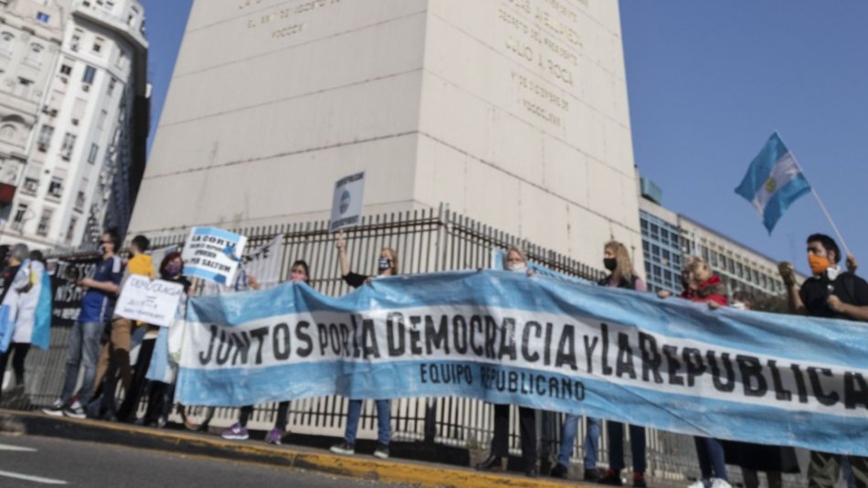 Un nuevo banderazo en el Obelisco y en distintas ciudades del país