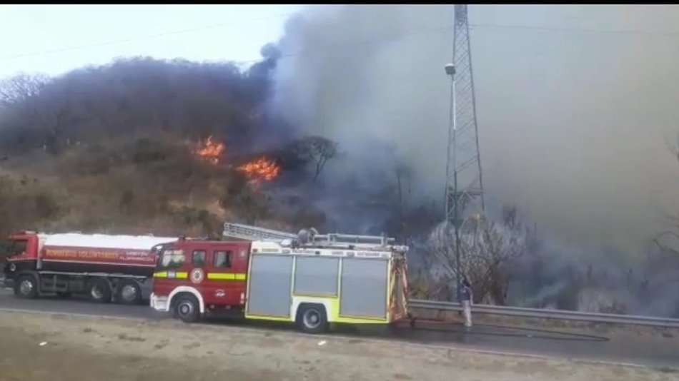 Luego del incendio en zona norte siguen los trabajos de enfriamiento