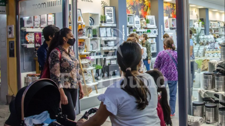 Empezaron a repoblarse los locales del micro y macrocentro capitalino