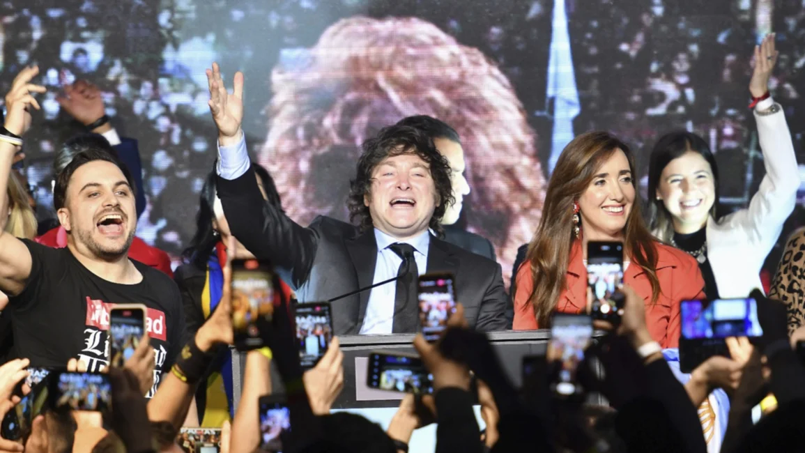 Milei desea dejar tercero al  kirchnerismo en la general