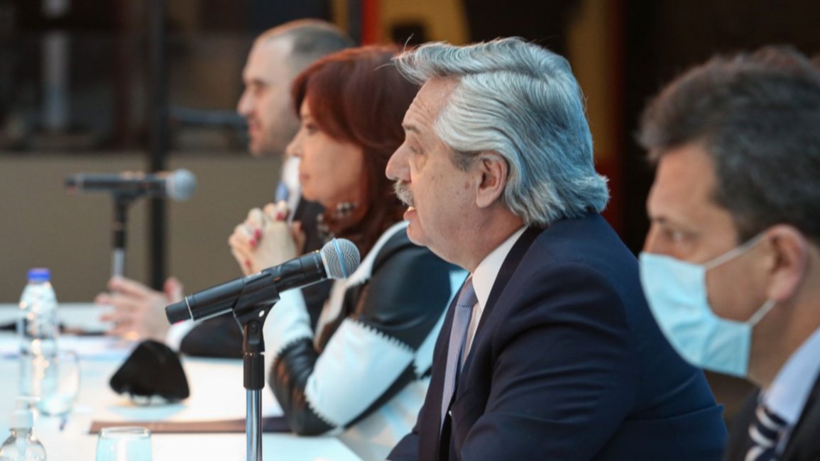 Un nuevo IFE y otro bono de Anses, las medidas que prepara el Gobierno