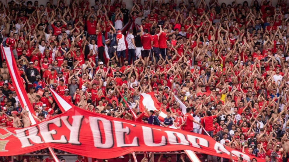 VIDEOS. Las facciones de la la barra de Independiente, a los tiros en Avellaneda