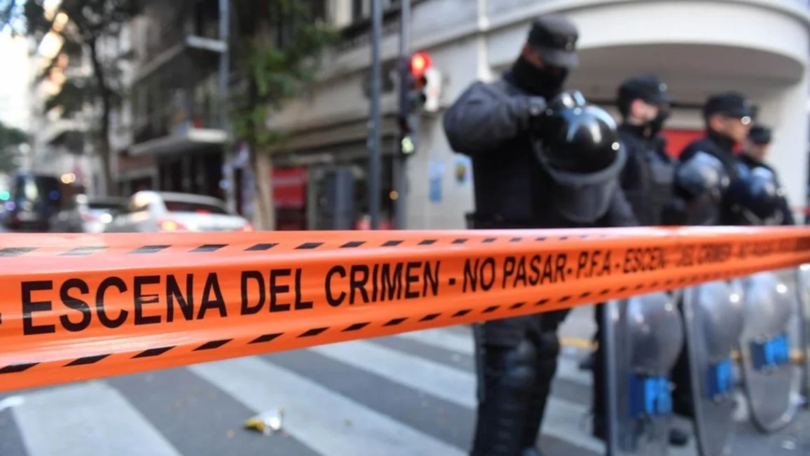 Allanaron la casa del detenido y encontraron cajas con decenas de balas