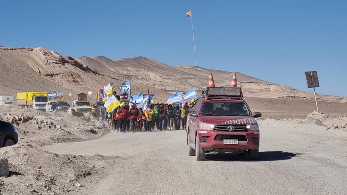 La plegaria del peregrino se eleva al cielo del Milagro