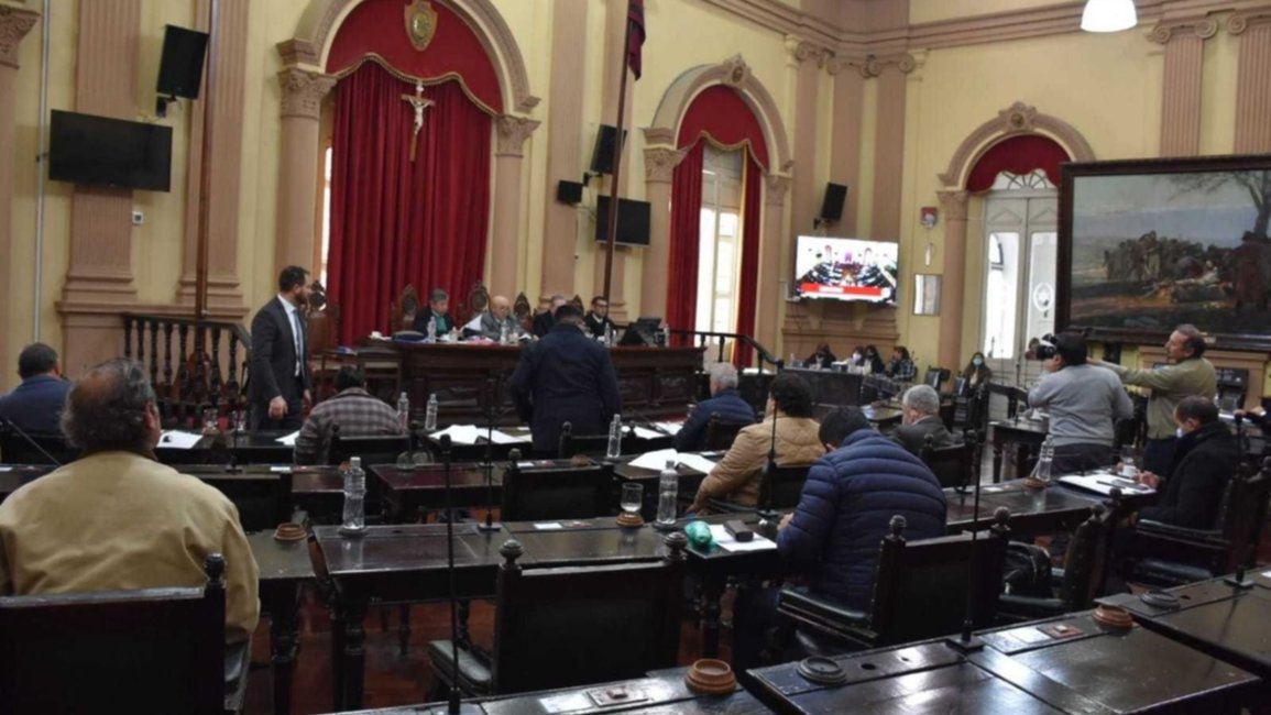 Es ley la prórroga del régi­men penal juvenil