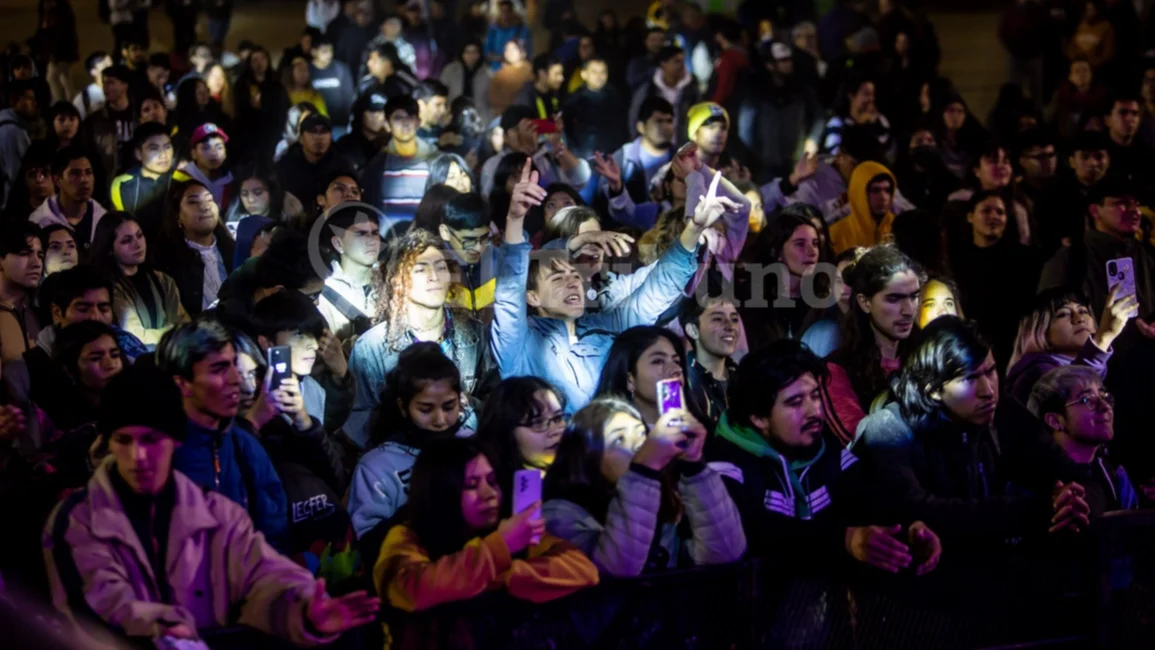 Estudiantes universitarios celebraron su día con un show 