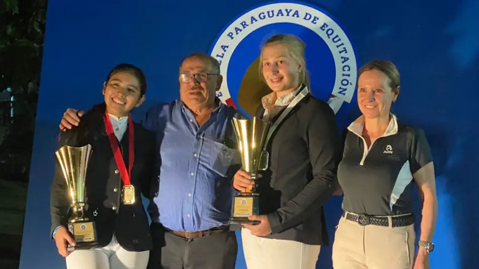Campeonas de salto ecuestre en Paraguay