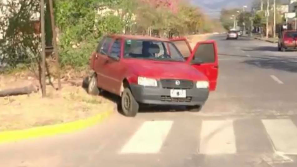 Barrio El Huaico: Un choque en la Avenida Democracia dejó una niña herida
