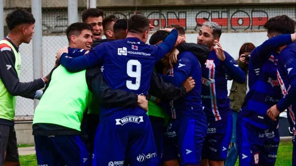 ¡Partidazo en Morón! El gallo venció a Defensores de Belgrano por 3 a 2