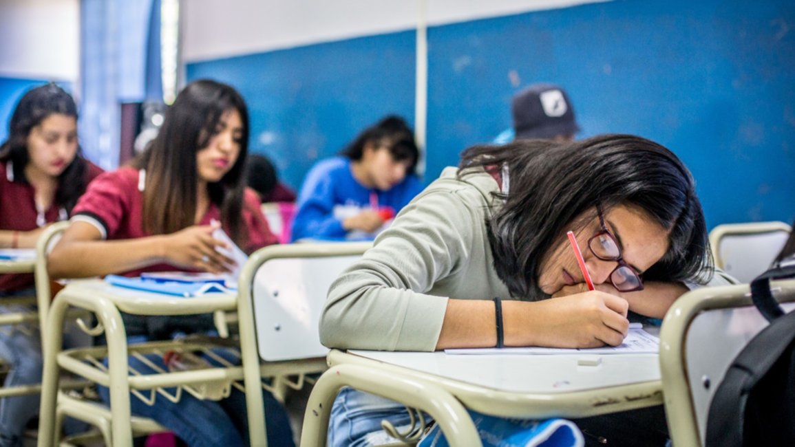 El abandono escolar cayó 9,3 puntos porcentuales en secundaria 