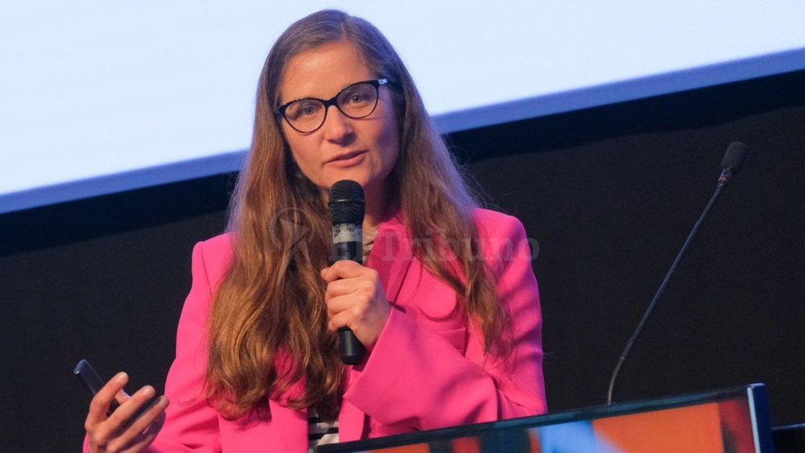 "Primerear" y el discurso a los jóvenes, las estrategias de Milei