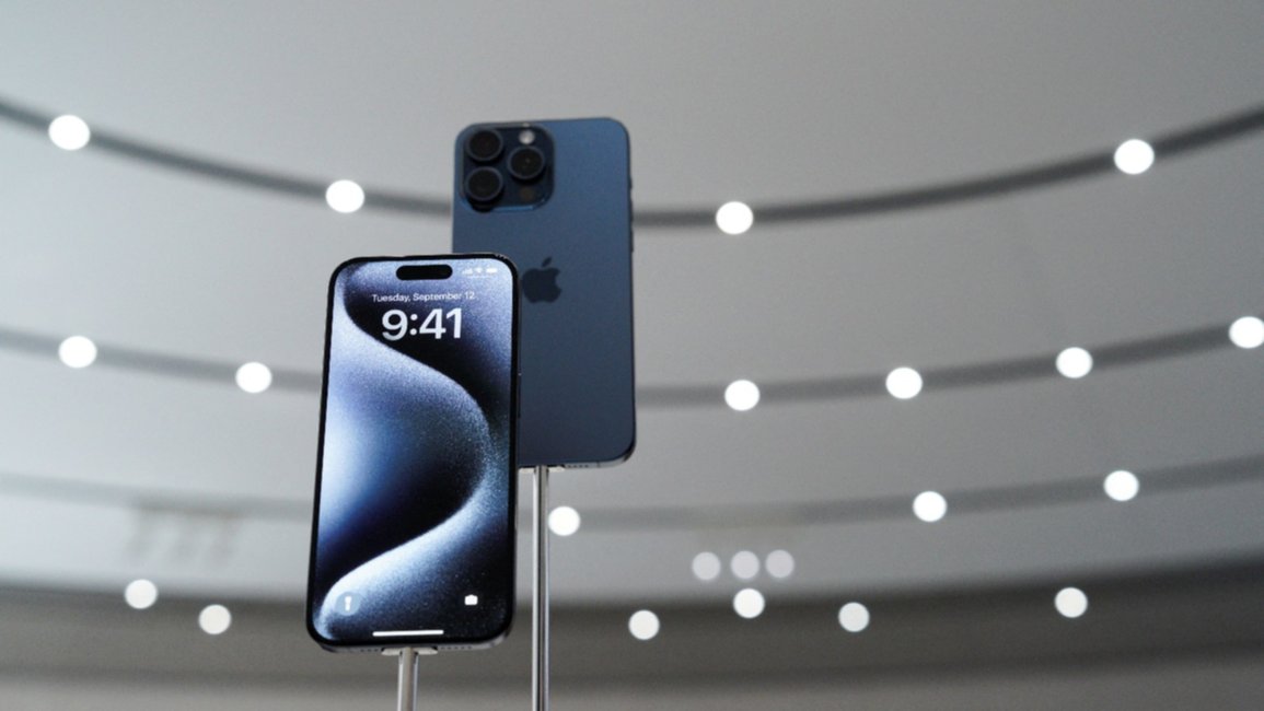 Apple presentó el iPhone 15 con titanio y conectividad satelital