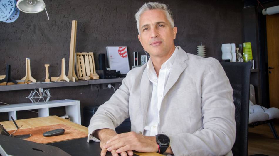 VIDEO. Francisco Gómez Paz: "Es una alegría saber que la lámpara que diseñé sea parte de la casa de Messi"