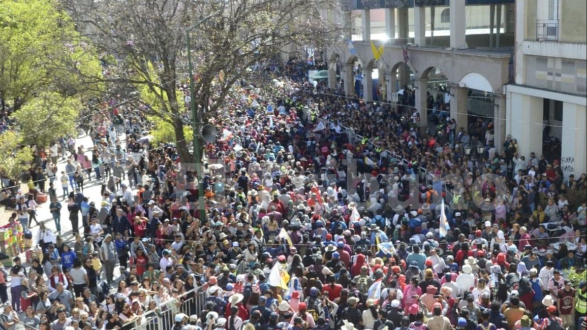  Salta colmada de devoción al Señor y la Virgen en vísperas de la procesión