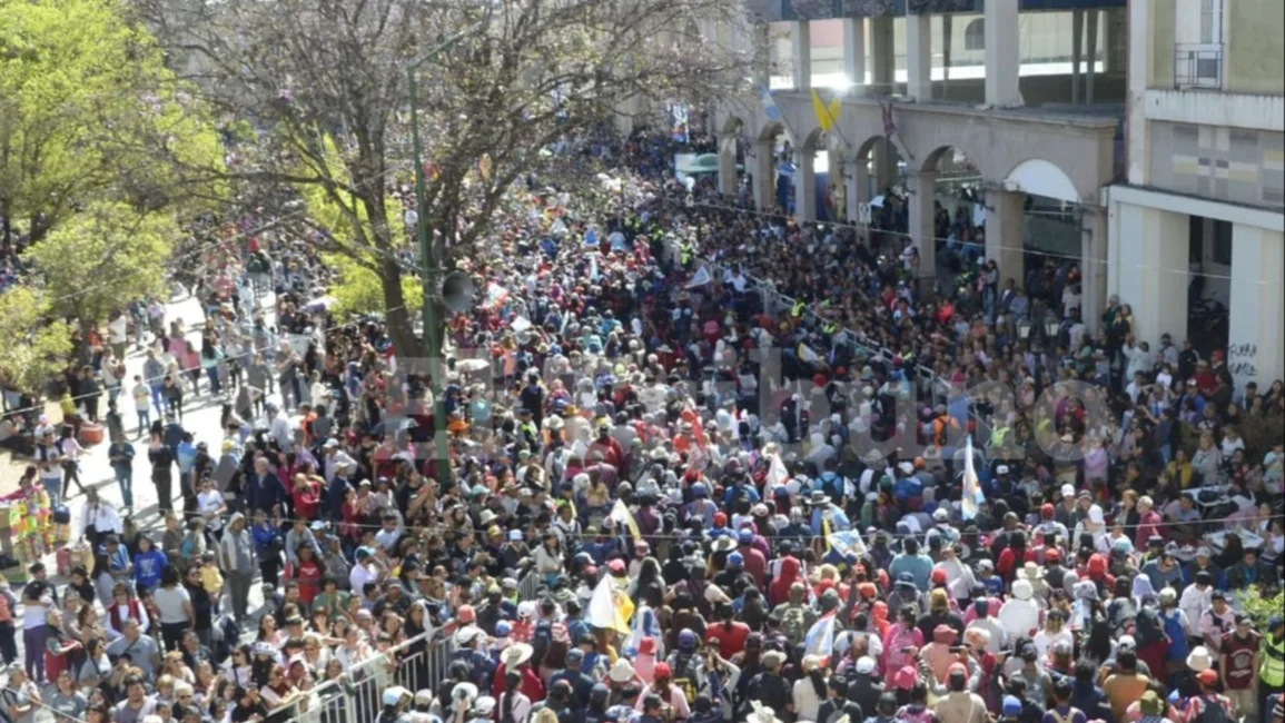  Salta colmada de devoción al Señor y la Virgen en vísperas de la procesión