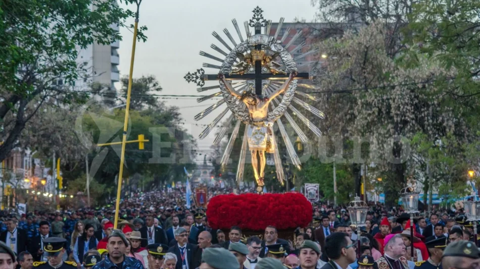 Milagro 2023. Así fue la procesión del Señor y la Virgen del Milagro por las calles de Salta 