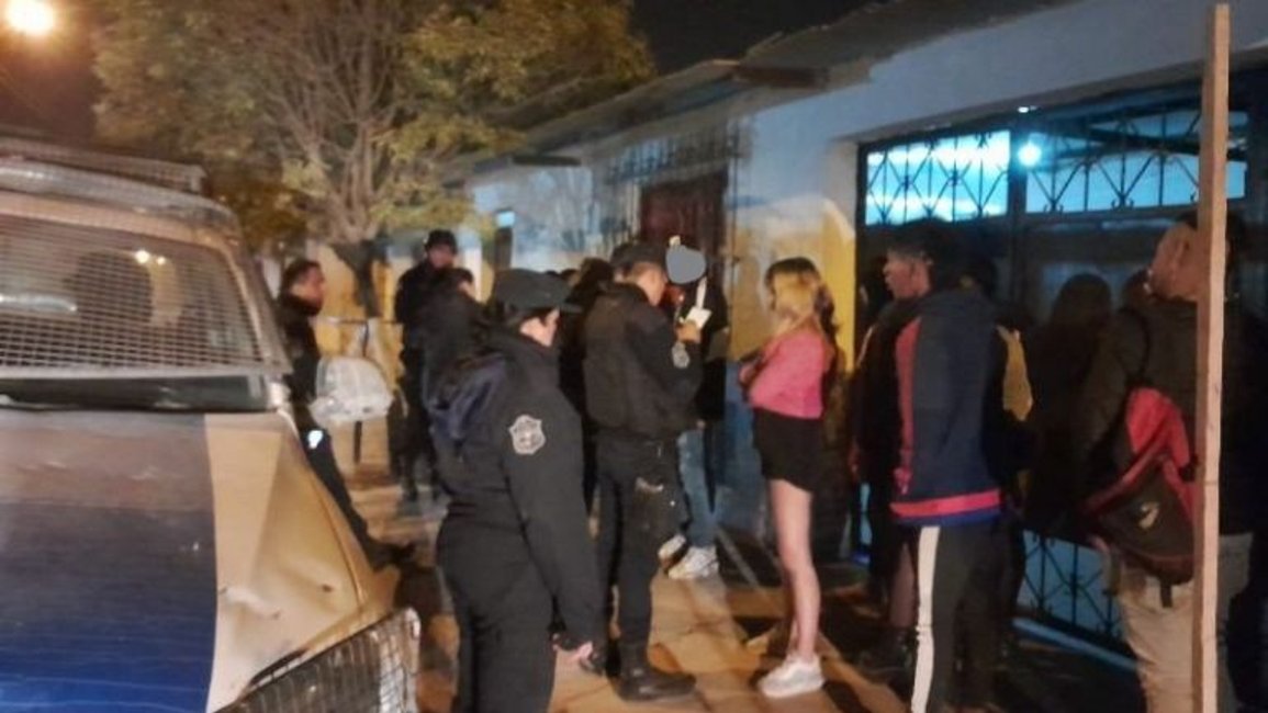 Zona sudeste: detectan menores y consumo de alcohol excesivo en dos fiestas clandestinas