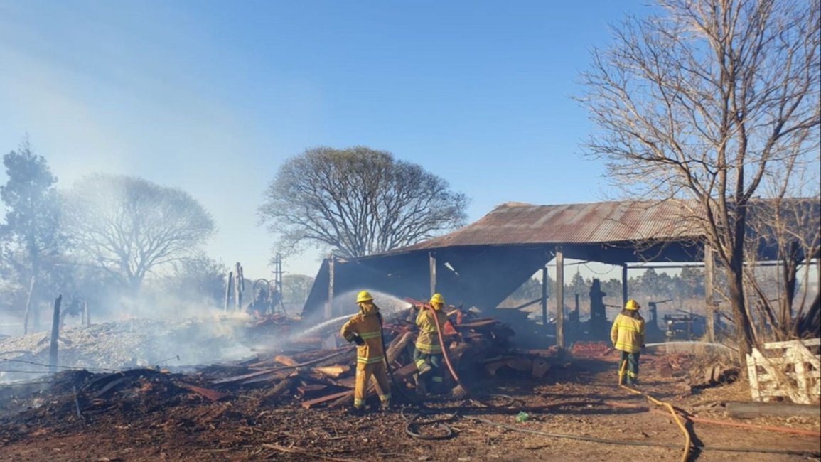 Bomberos trabajaron más de 15 horas para sofocar incendios en Rosario de la Frontera