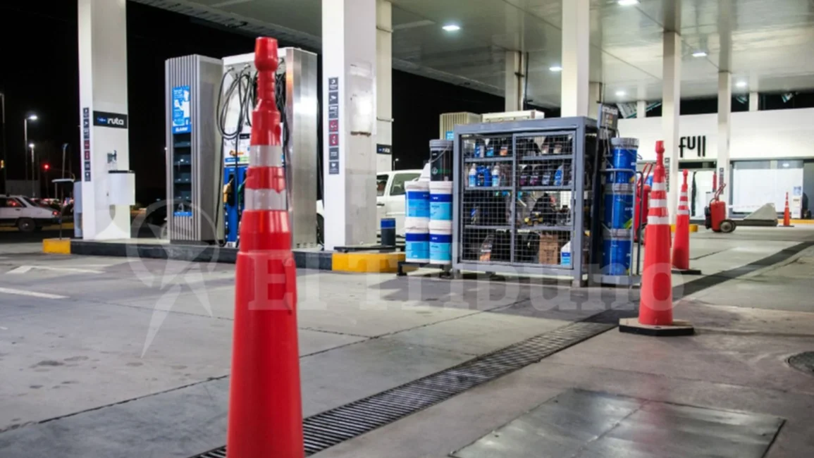 ¿Escasez o especulación? YPF le recorta combustibles a estaciones